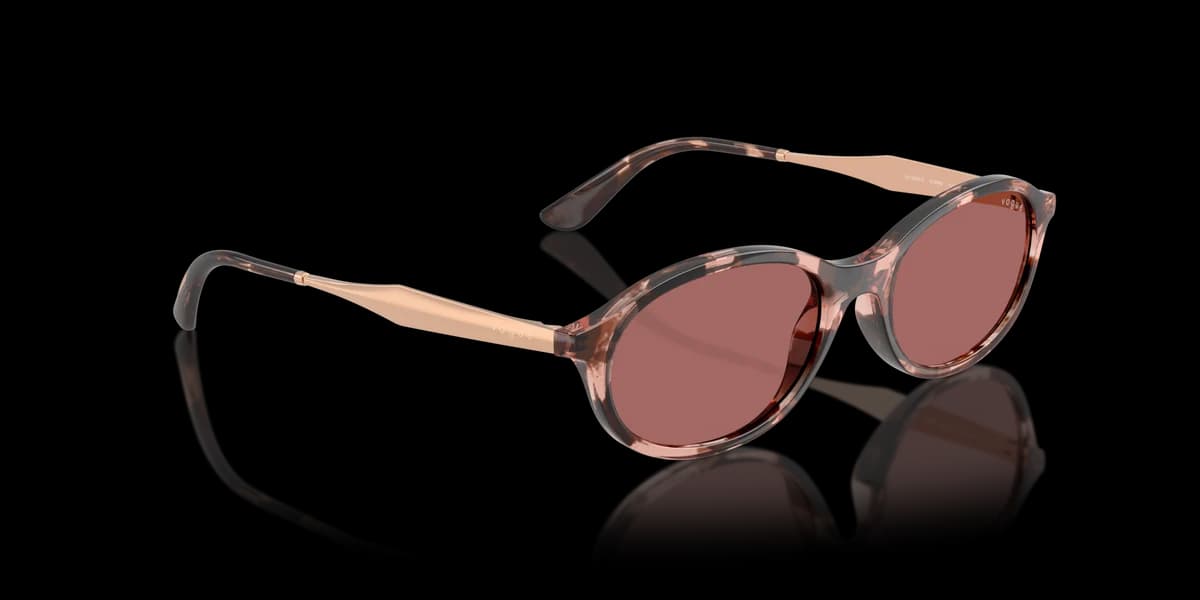 Lentes de sol Vogue VO5625S carey rosa con mica violeta oscuro, vista 3/4