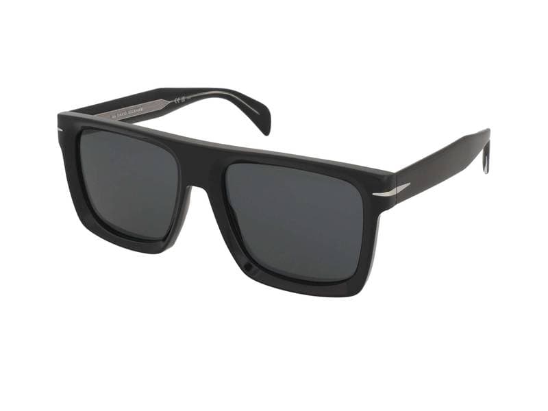 Lentes de sol David Beckham DB 7134/S, armazón negro con mica gris, vista 3/4